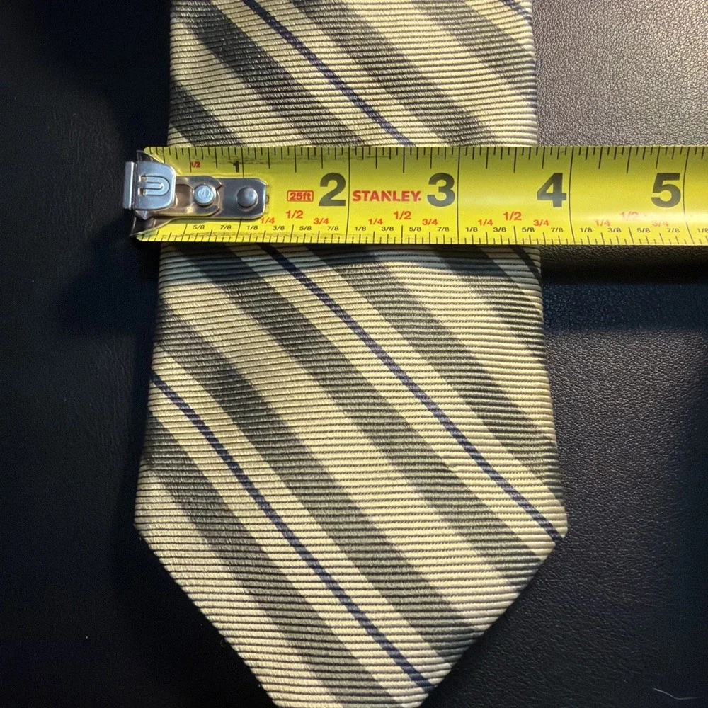 Brooks Brothers Makers Men's Striped Green Tie Pure Silk Woven In England!